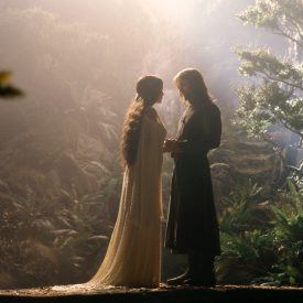 Aragorn (Viggo Mortensen) meets Arwen (Liv Tyler) in Rivendell in The Fellowship of the RIng (Lord of the Rings)