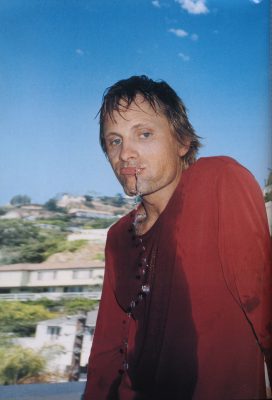 Viggo Mortensen in Arena Homme Oct 2002, p5