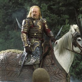 Bernard Hill as Theoden with Snowmane in The Return of the King