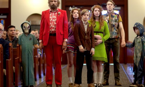 Shree Crooks, Viggo Mortensen, Samantha Isler, Nicholas Hamilton, Annalise Basso, George MacKay, & Charlie Shotwell in Captain Fantastic