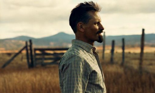 Viggo Mortensen in New Mexico field